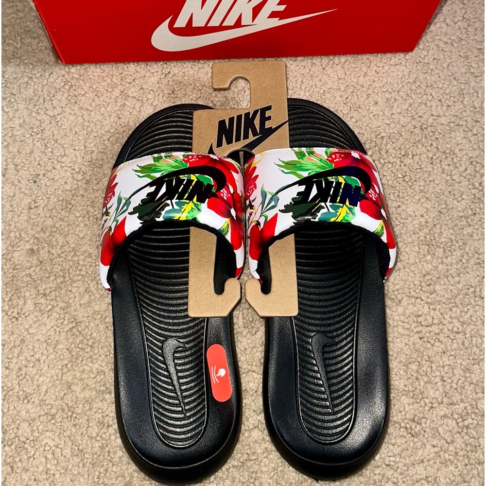 Nike Floral Print Slides🌺
